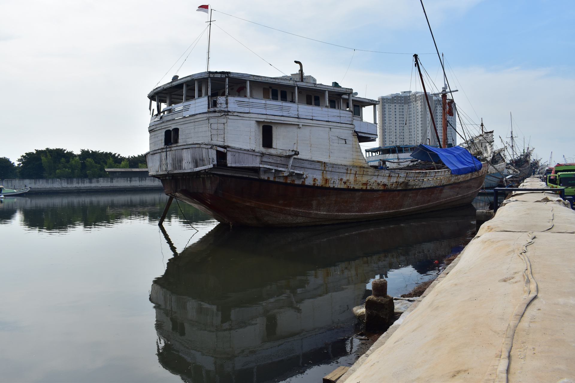 Boring Shooting Image